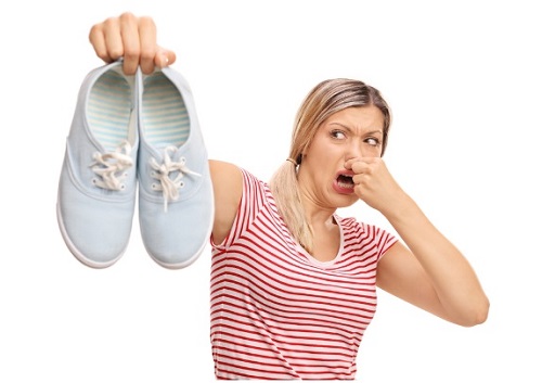 Cómo eliminar el mal olor en los pies