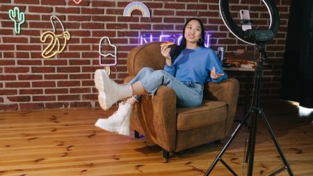 El impacto de las influencers en las tendencias de calzado